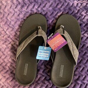 Skechers Women's Go Walk Flip Flops Black size 11